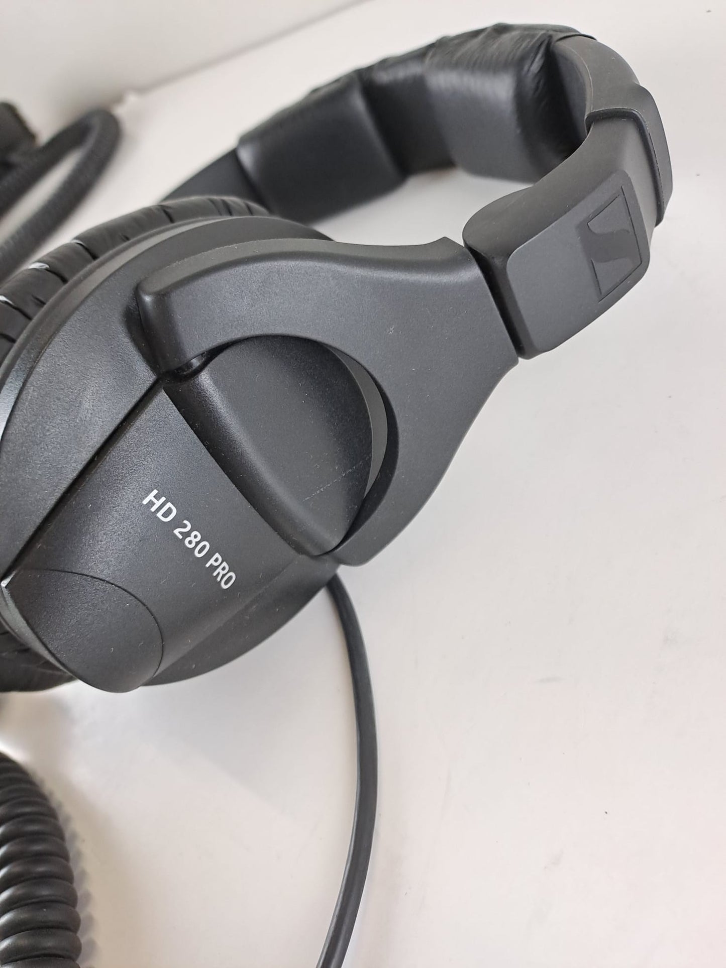 Used (Good) Sennheiser Professional HD 280 PRO Over-Ear Monitoring Headphones