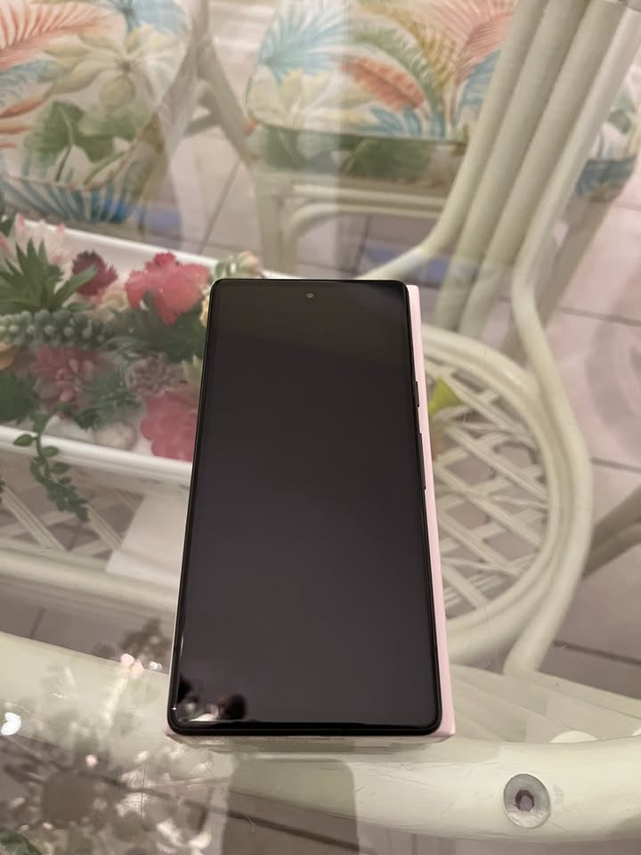 (Excellent) Google Pixel 7a 128GB Black Unlocked w/ case and high speed charger - Excellent Condition