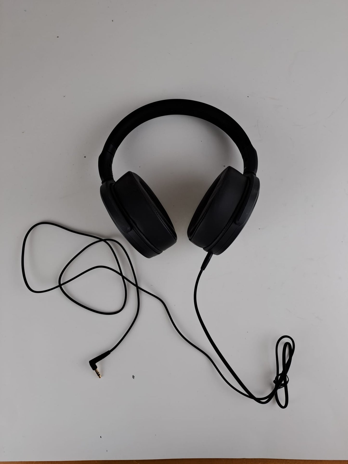Refurbished (Excellent) Sennheiser HD 400S Closed Back, Around Ear Headphone