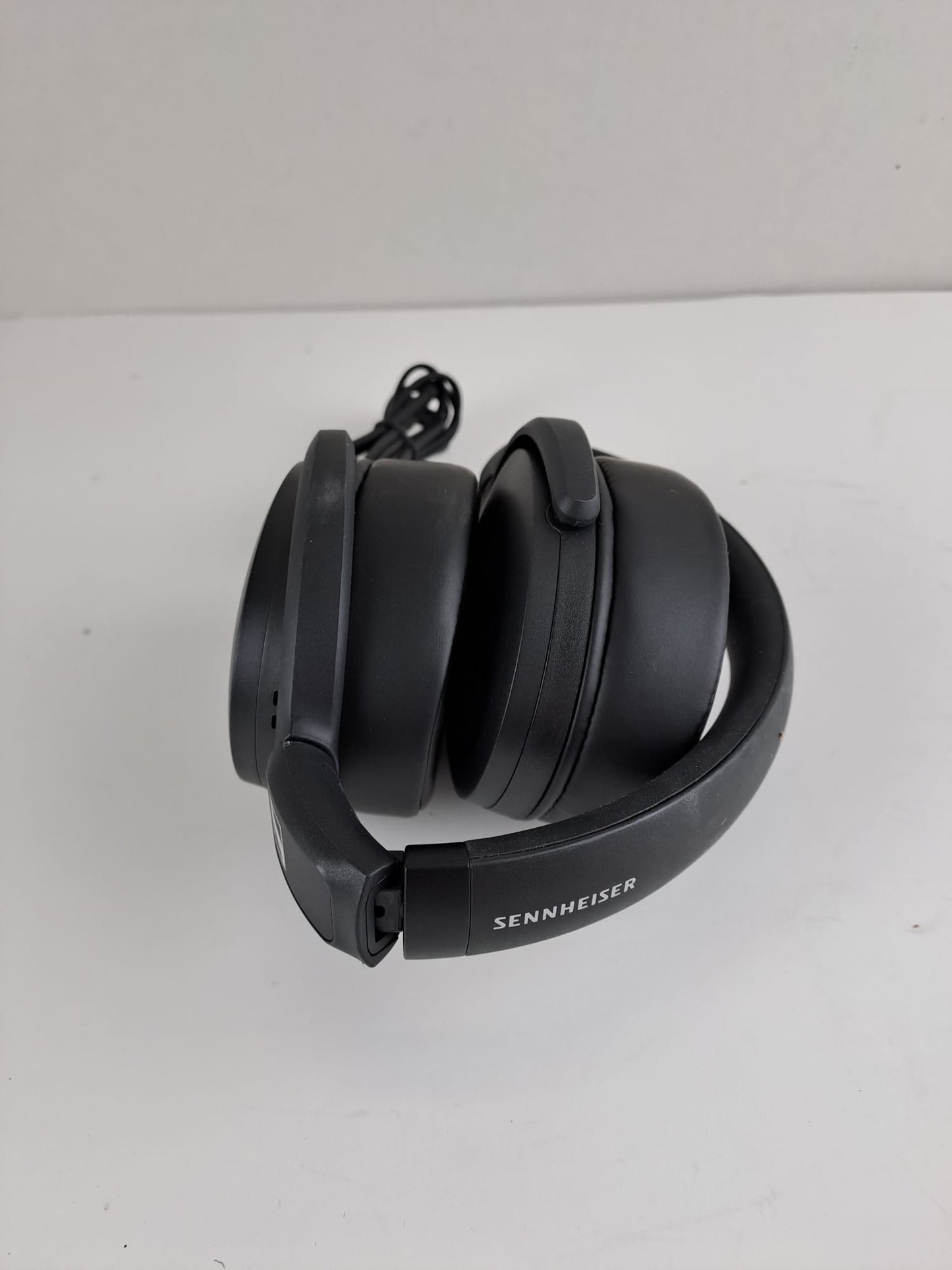 Refurbished (Excellent) Sennheiser HD 400S Closed Back, Around Ear Headphone