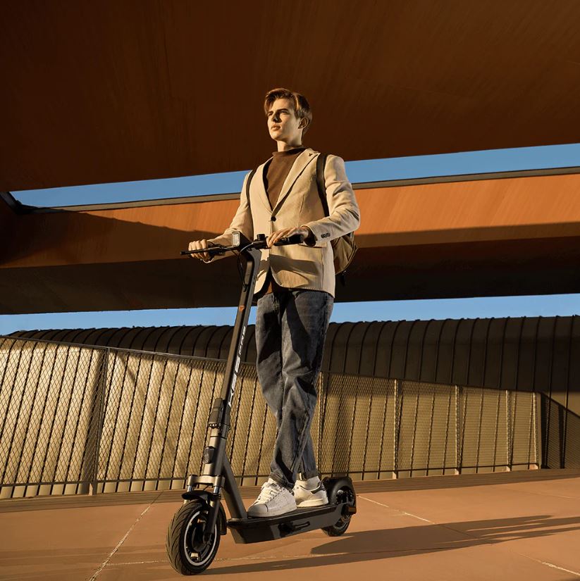 (New Open Box) Yadea KS6 Pro 800W Peak Power 20mph Electric Scooter