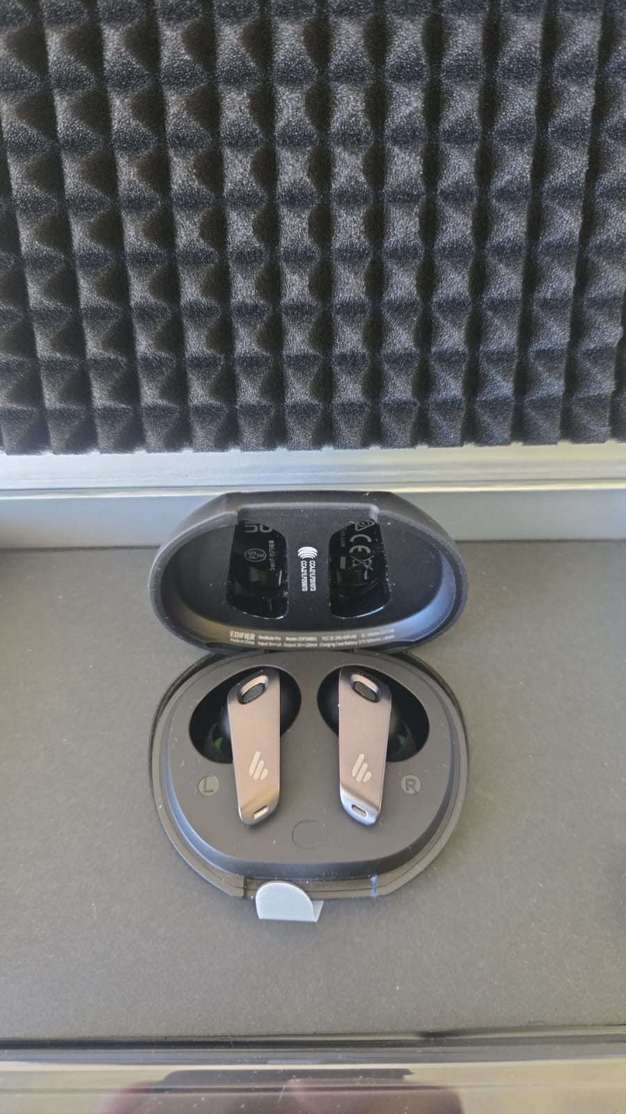 (New Open Box) Edifier NeoBuds Pro Hi-Res Earbuds - Hybrid Active Noise Cancelling - with LDAC - Black