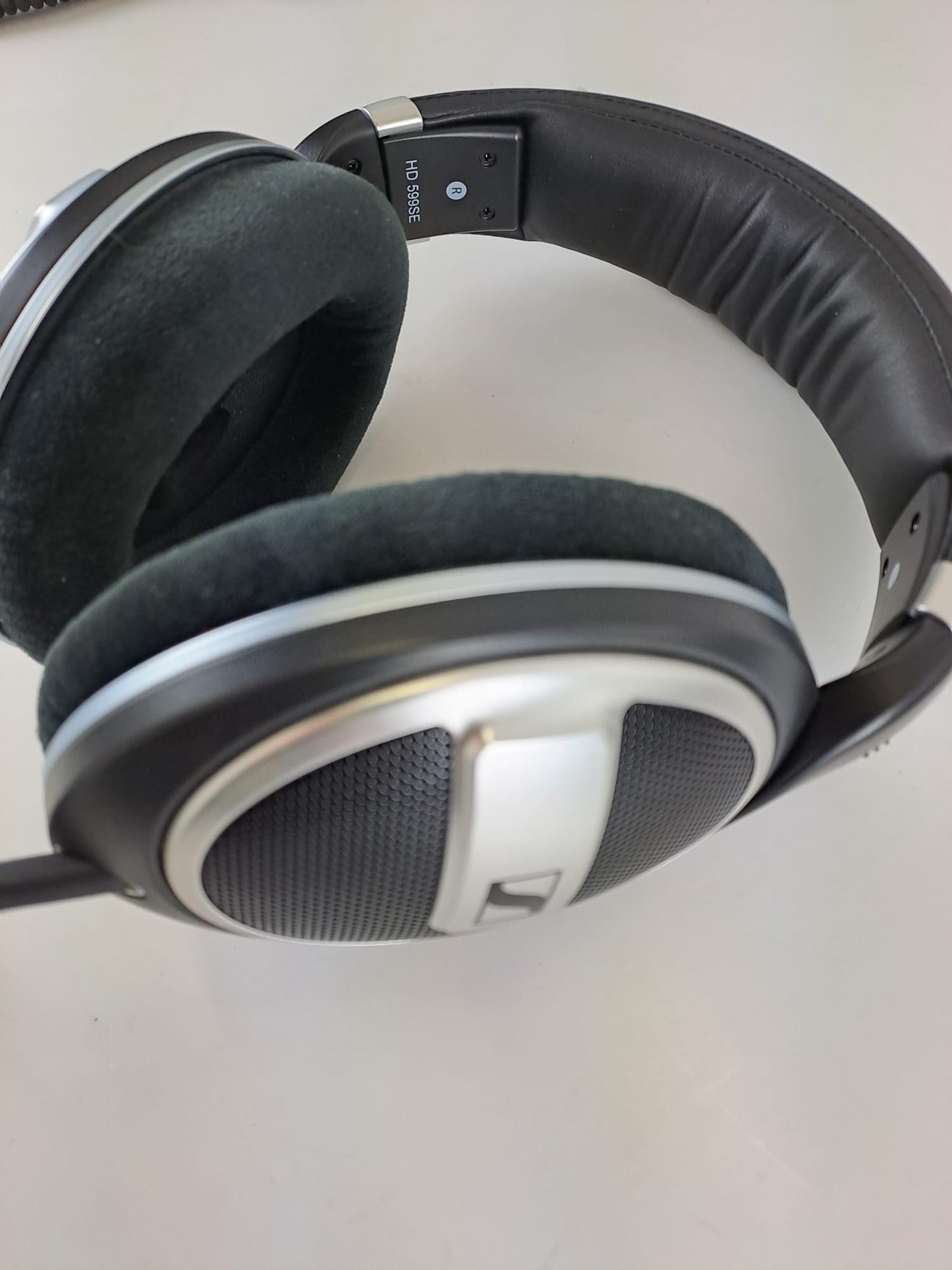 Used (Excellent) Sennheiser HD 599 SE Special Edition, Black no box