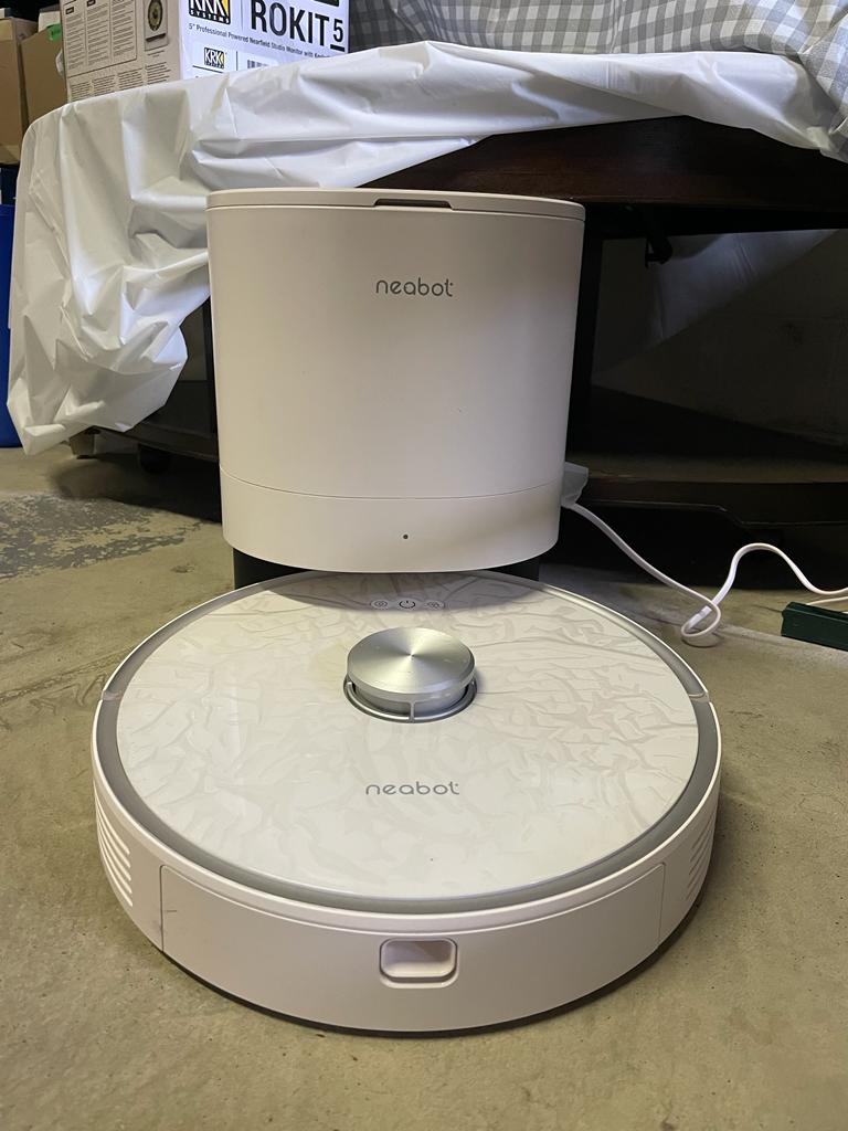 Used (Excellent) Neabot Nomo LS-01 Smart Robot Vacuum with Self-Emptying Dustbin Included, 2700Pa Strong Suction