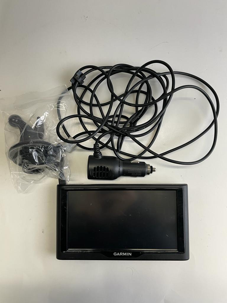 (Good) Garmin Nuvi 68LM 6-Inch GPS Navigator