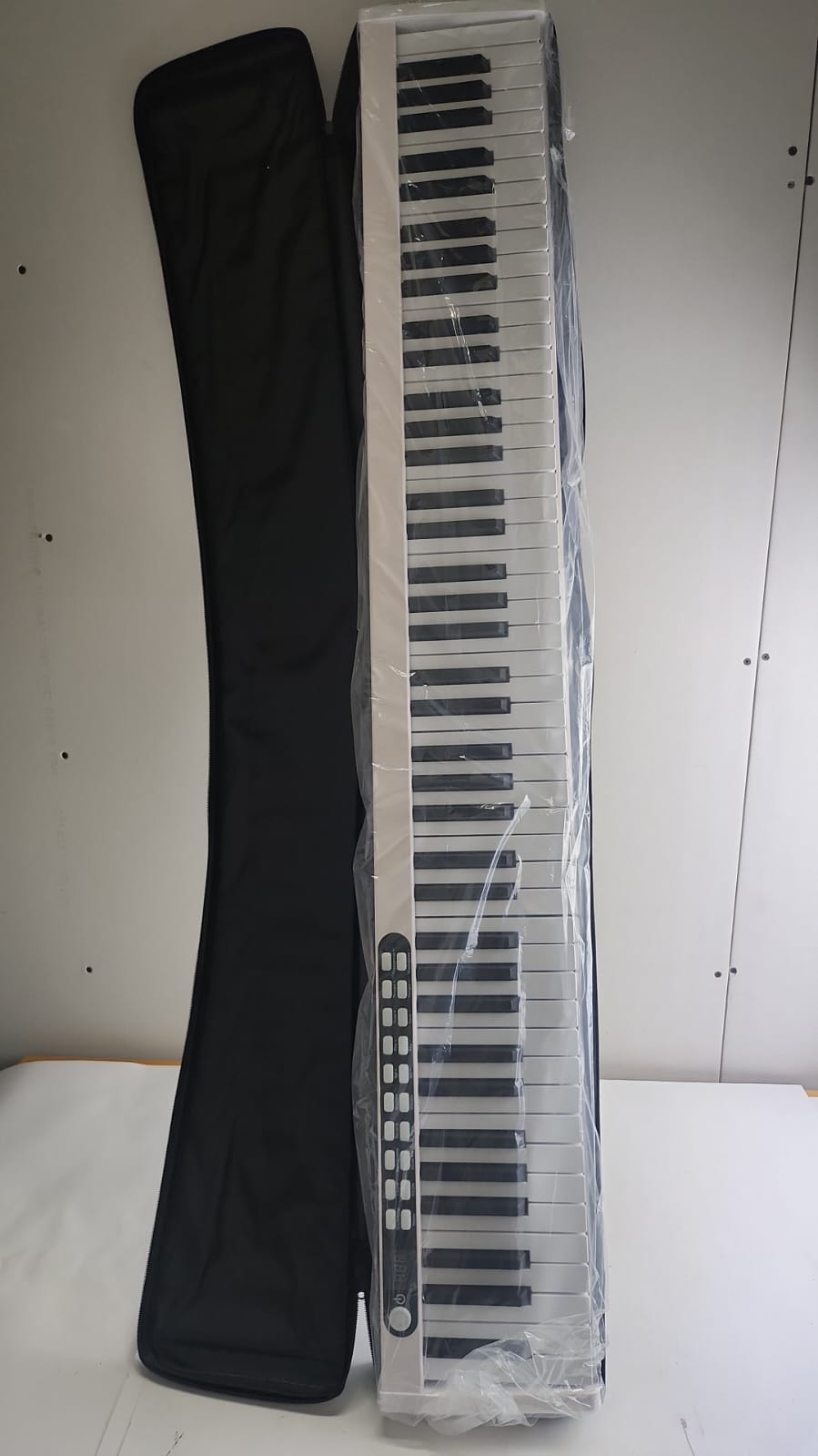 (New No Box) Vangoa Portable Piano Keyboard For Beginner, 88 Lighted Keys For Learning_white