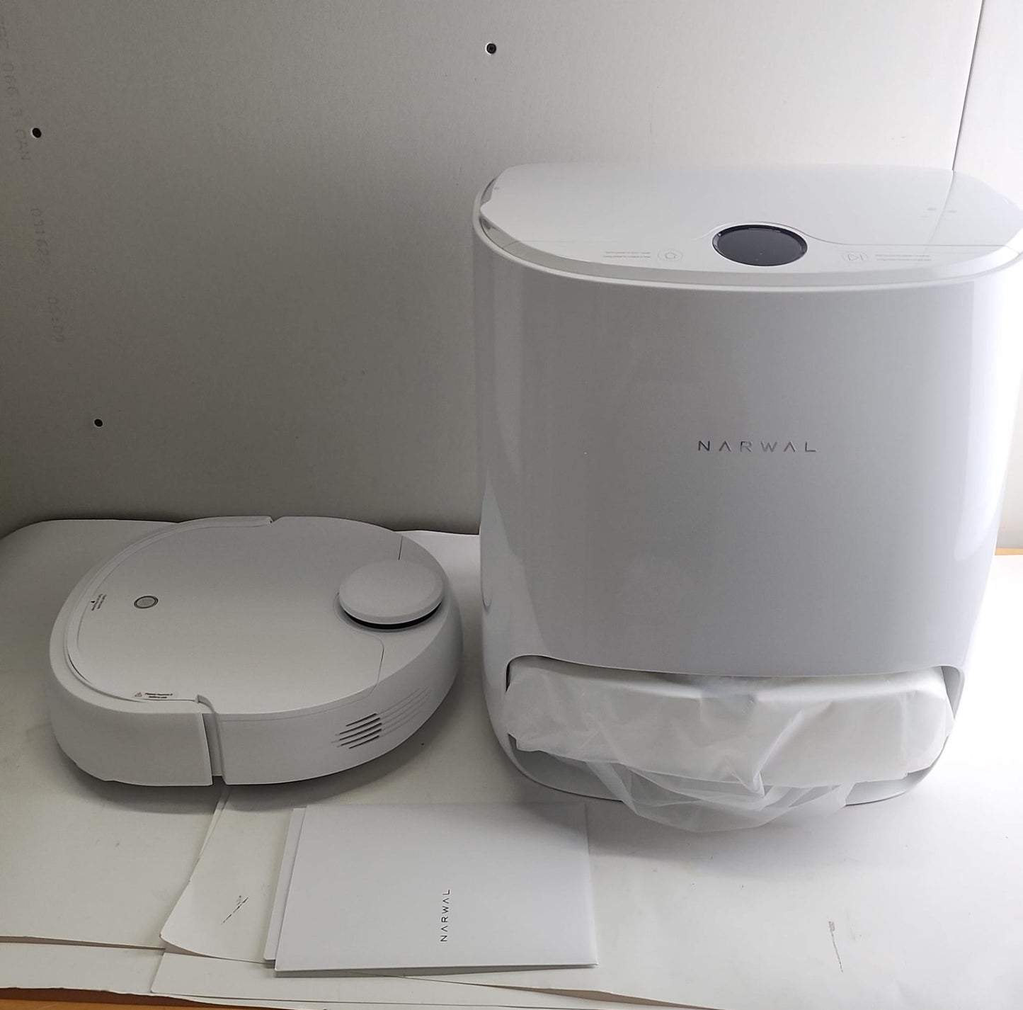 Narwal T10 Robot Mop, 4-in-1 Robot Mop and Vacuum with Self Cleaning Station, Self Washing and Drying Mop Robot with LiDAR Navigation, Smart Mapping, 2 Suction Mode for Hard Floor and Pet Hair, White