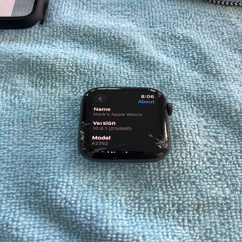 Apple Watch SE GPS, 44mm First Gen