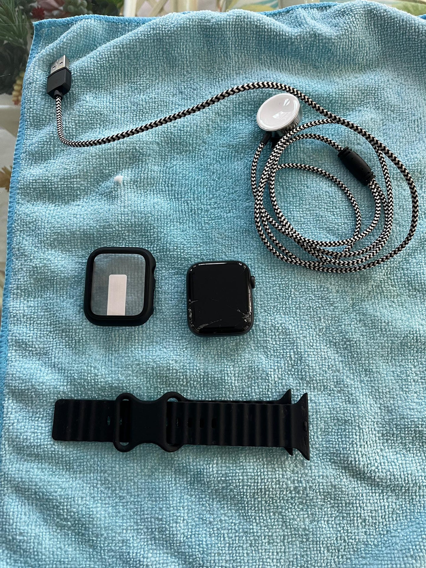 Apple Watch SE GPS, 44mm First Gen