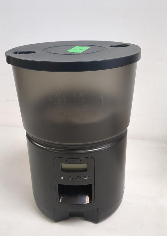 Pet Feeder - diffrent brands and condition