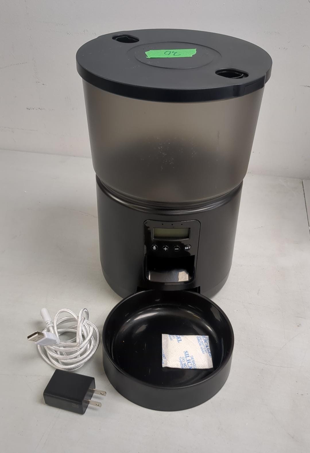 Pet Feeder - diffrent brands and condition