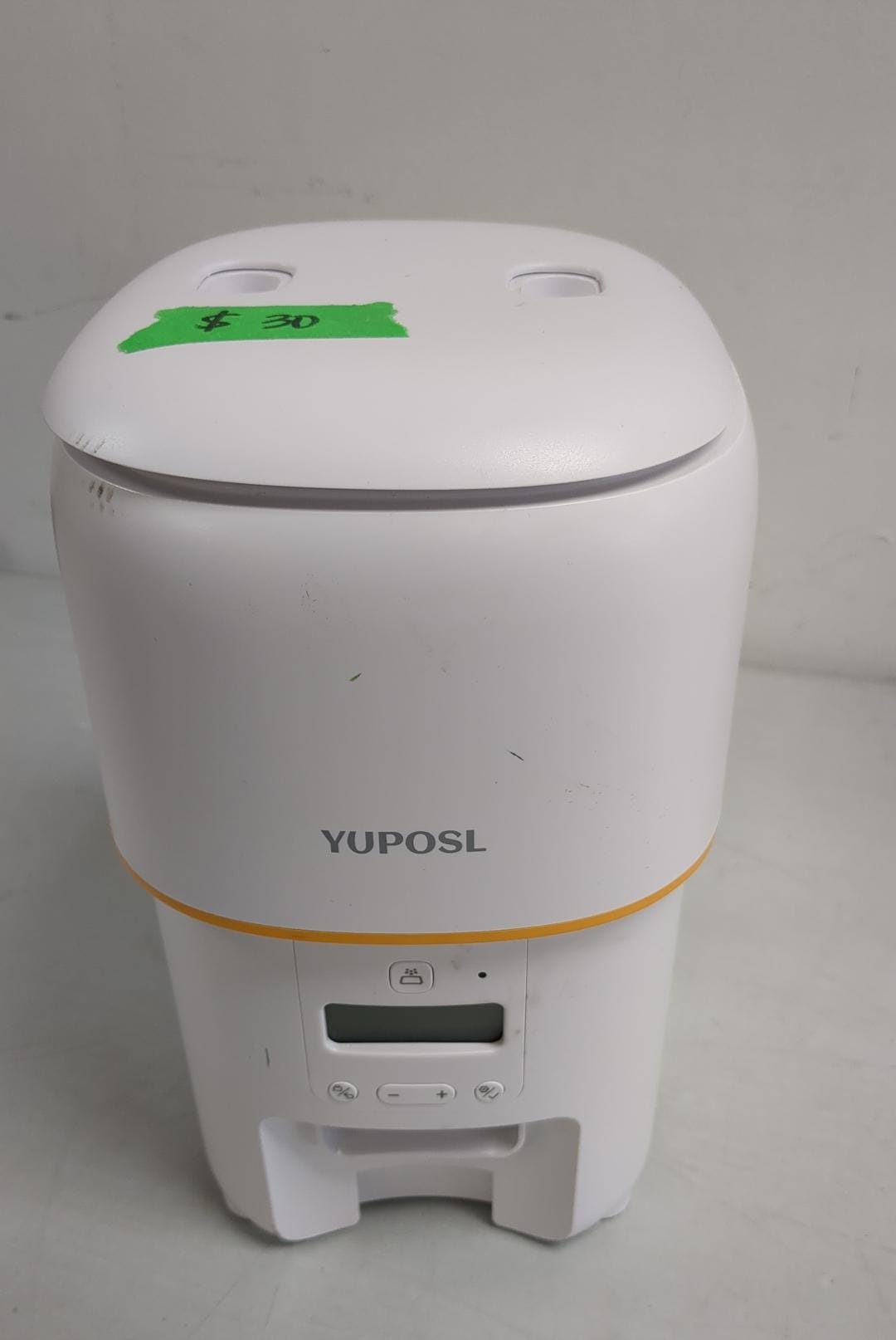 Pet Feeder - diffrent brands and condition