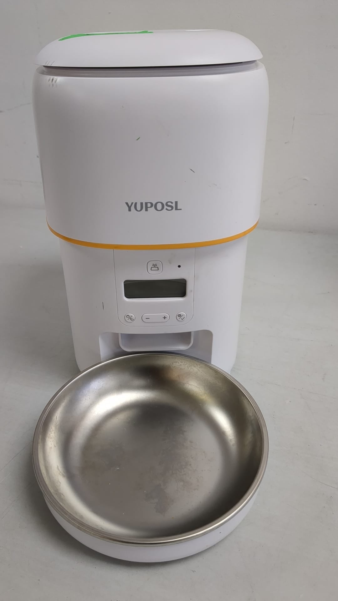 Pet Feeder - diffrent brands and condition