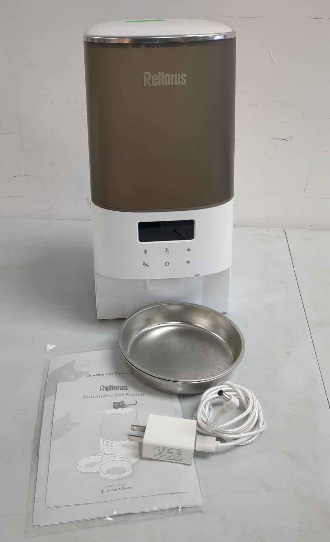 Pet Feeder - diffrent brands and condition