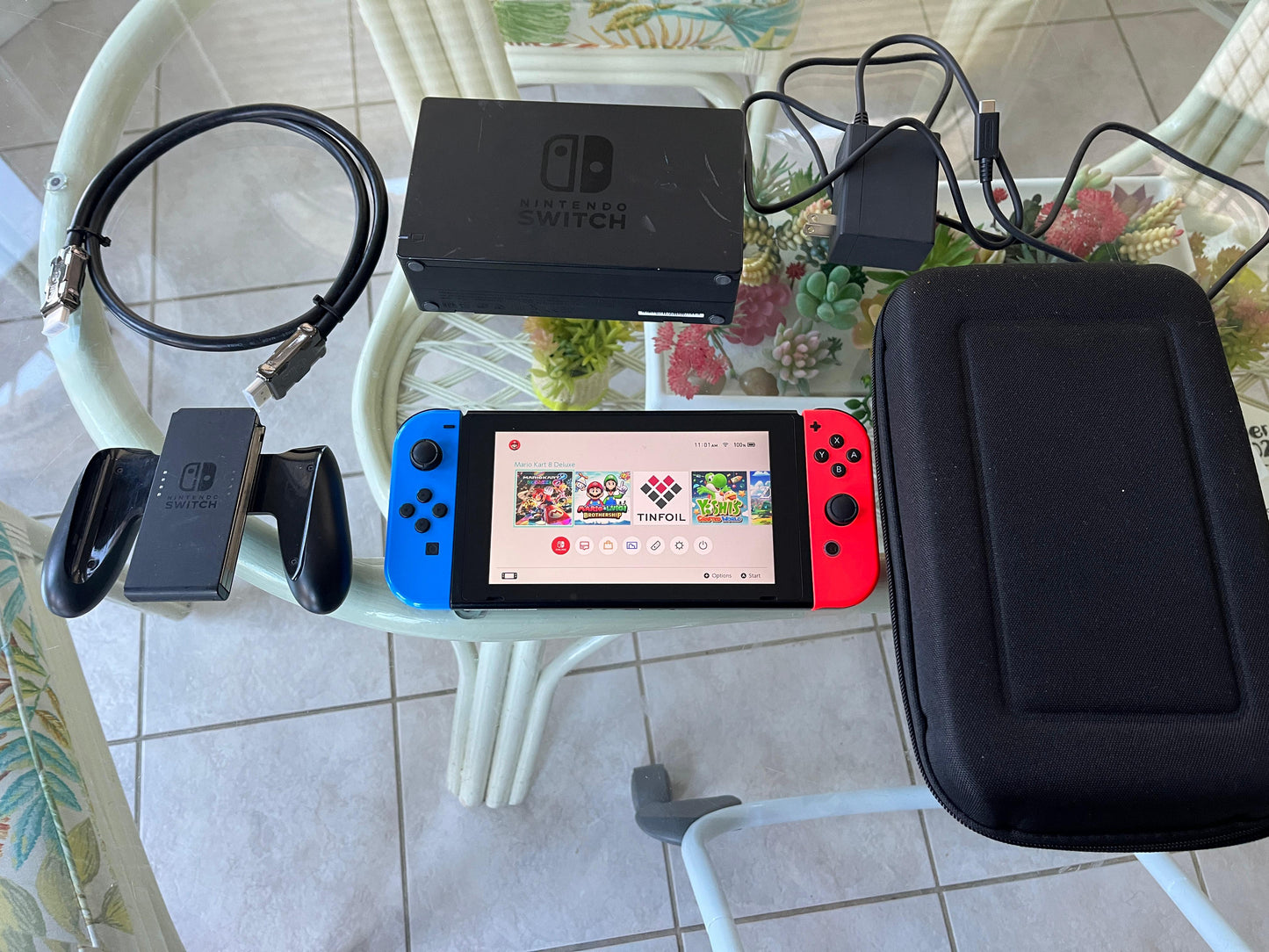(Good) Nintendo Switch V1 with 80+ games