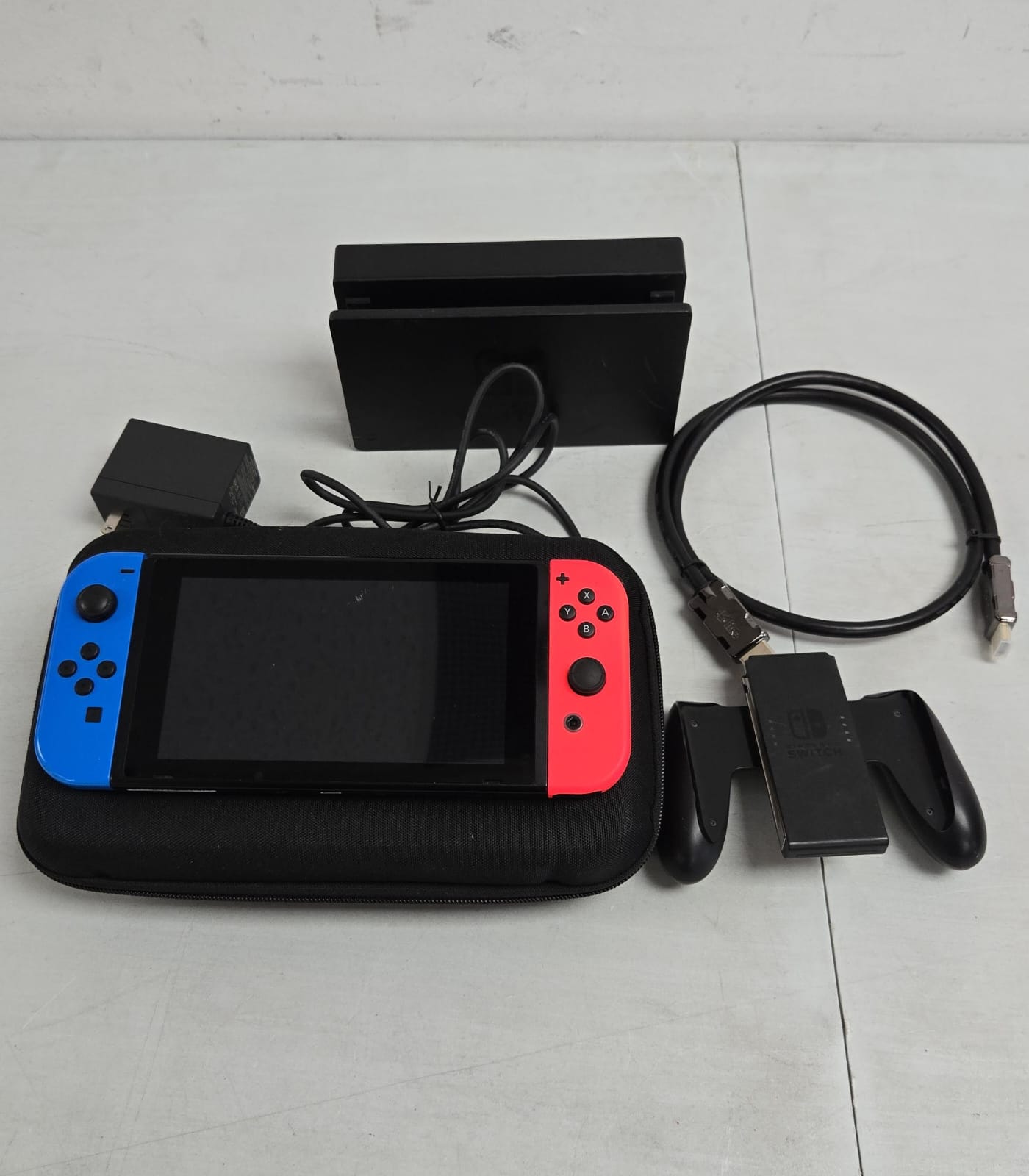 (Good) Nintendo Switch V1 with 80+ games