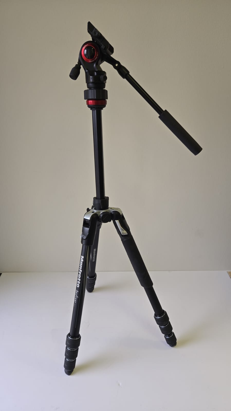 (Good) Manfrotto Travel Befree Live Aluminium Tripod Twist, Video Head, Black, Compact