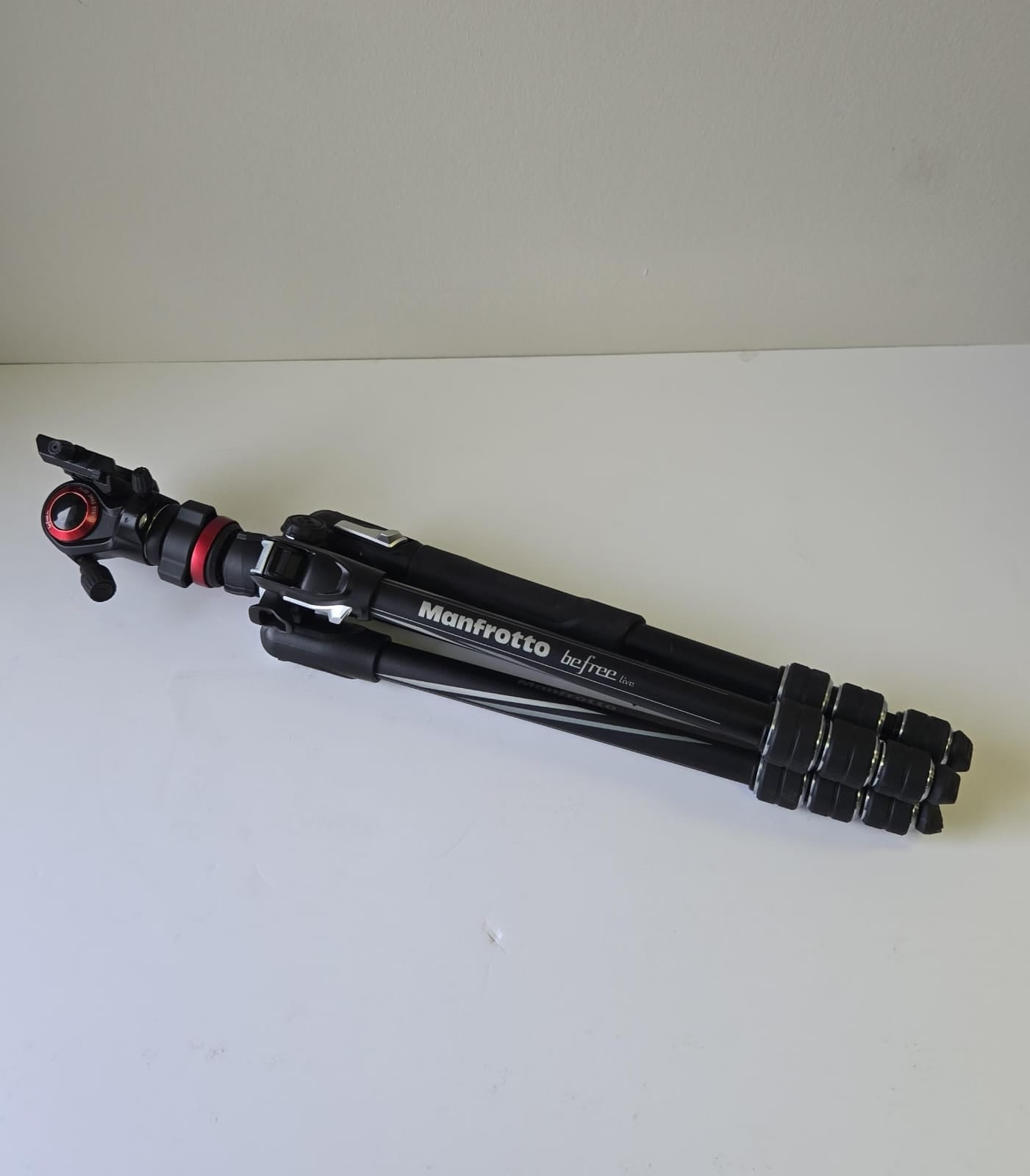 (Good) Manfrotto Travel Befree Live Aluminium Tripod Twist, Video Head, Black, Compact