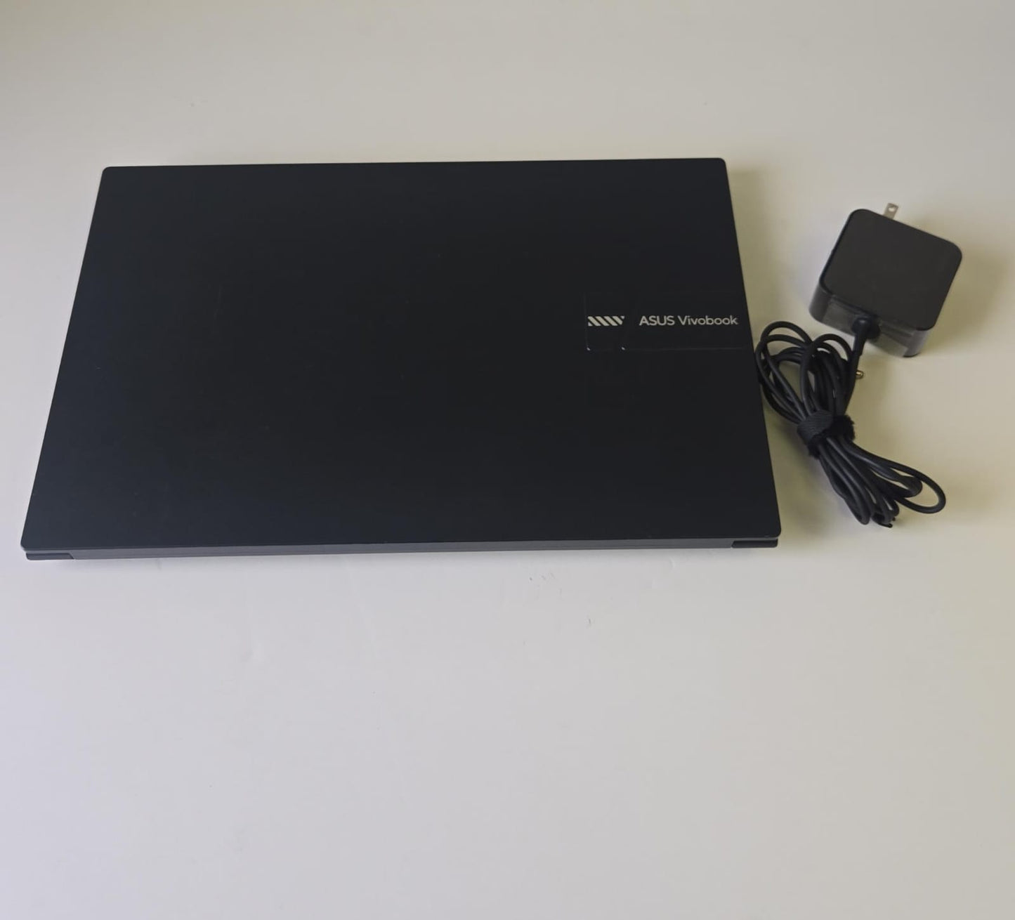 (Excellent) Asus Vivobook 15 15.6" Ryzen 7 5800HS, 40GB RAM, 1TB SSD, 100% Battery Health W11, Office 2021