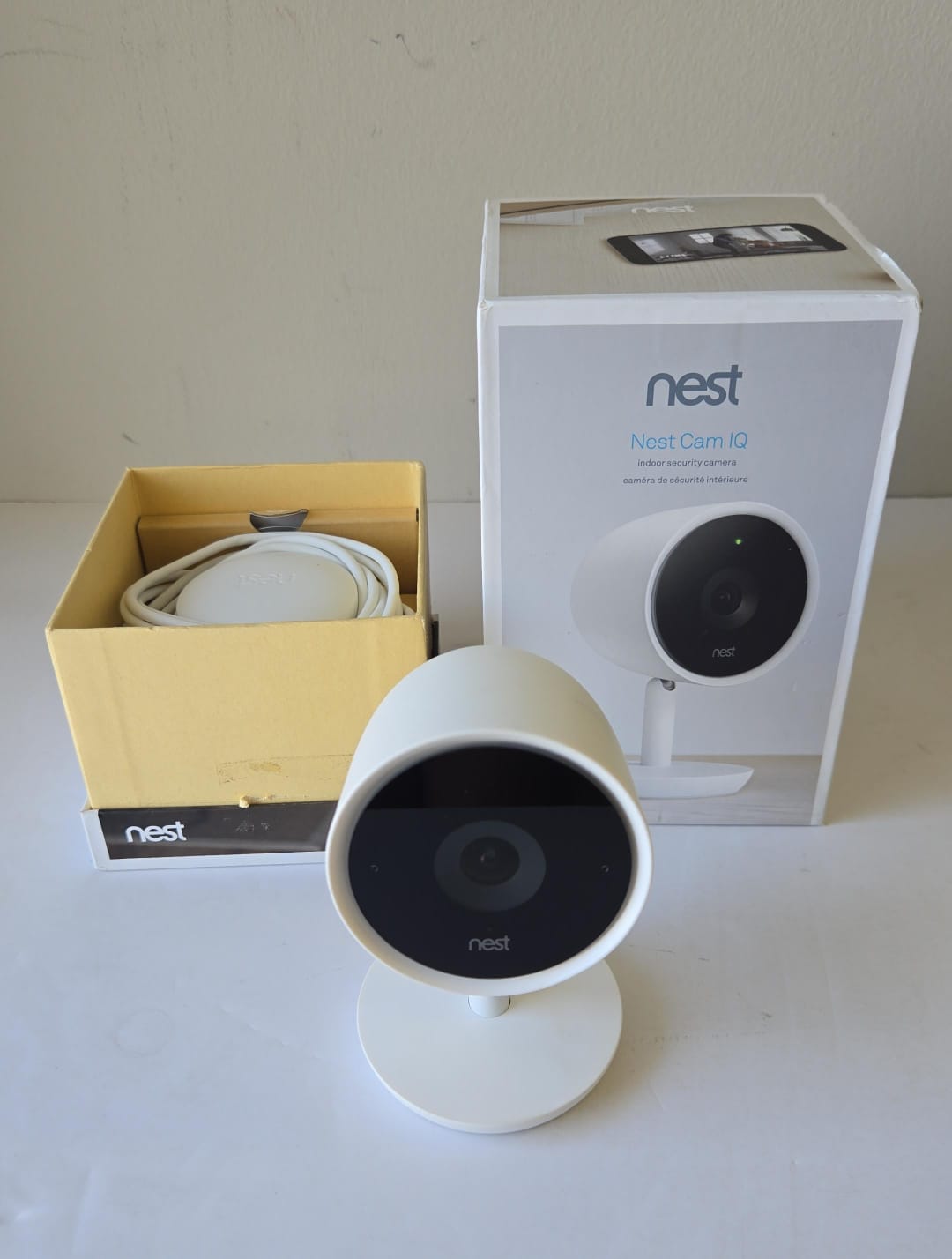 (Excellent) Google Nest Cam IQ Indoor Security Camera - Wi-Fi - 1080p HD - White