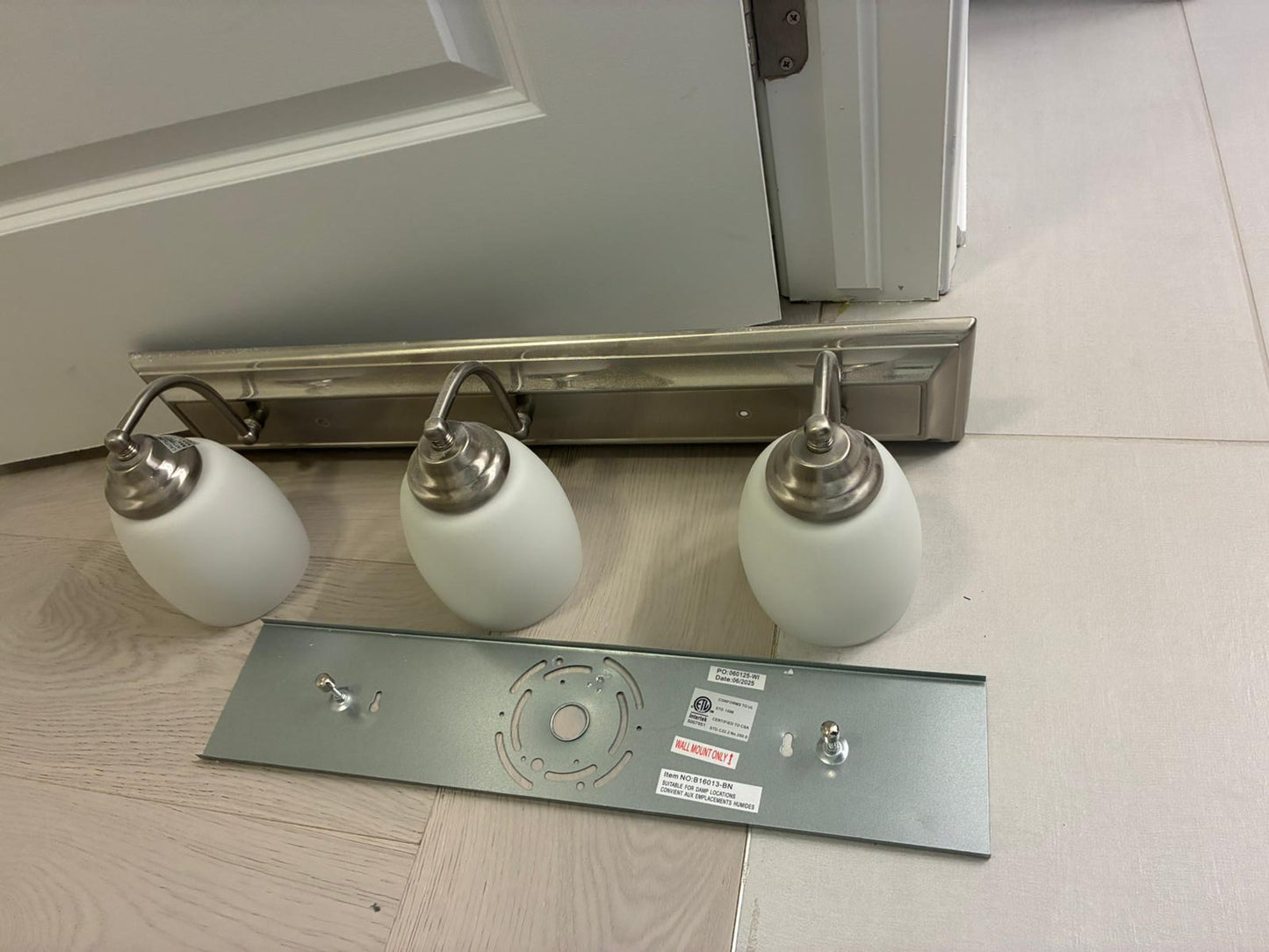 (New No Box) Galaxy Barclay 3-Light Bathroom Vanity Light – Brushed Nickel