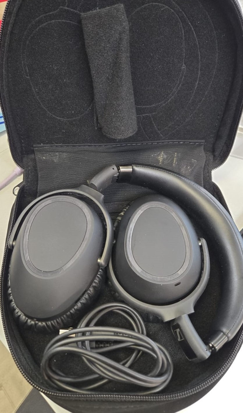 Used (Good) Sennheiser PXC 550-II Wireless – NoiseGard Adaptive Noise Cancelling, Bluetooth Headphone with Touch Sensitive Control and 30-Hour Battery Life
