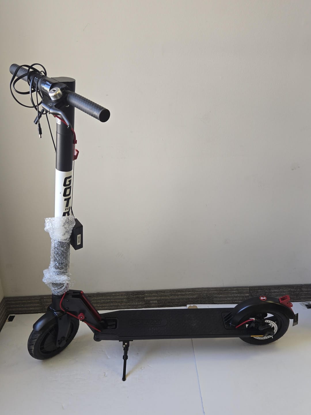 (Excellent) Gotrax GXL V2 Series Electric Scooter for Adults, Max 15/61Km Range, 25/32Km/h Speed