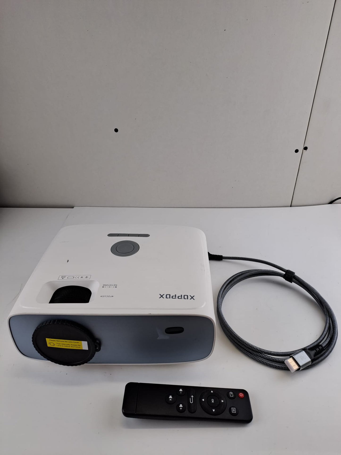 Used (Excellent) XOPPOX Video Projector Full HD, Home Movie Projector 8500L & 8000:1 for Smartphone/PC/Laptop / PS4