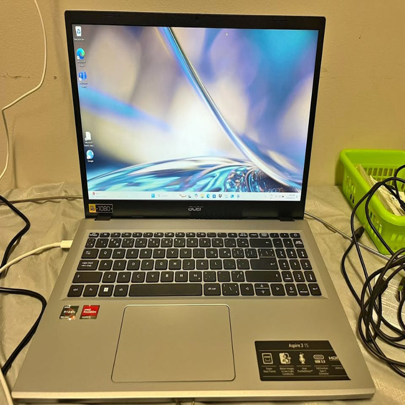 (Excellent) Acer Aspire A315-24P 15" 1080P AMD Ryzen 3 7320U / 256GB SSD / 8GB DDR5 RAM Laptop