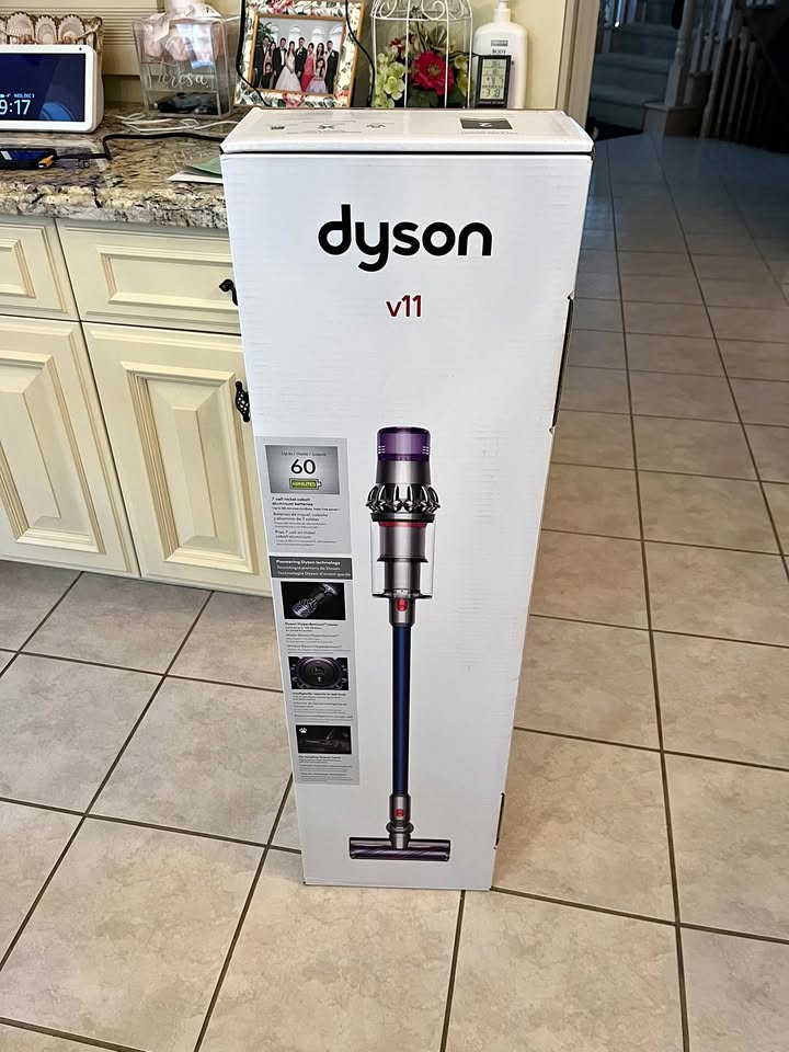(Brand New Sealed) Dyson V11 Cordless Vacuum