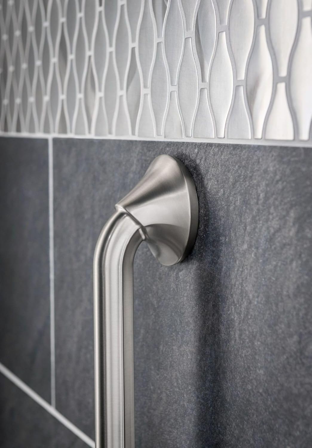 (Brand New Sealed) Moen YB2824CH 24-Inch Eva Chrome Towel Bar (Chrome)