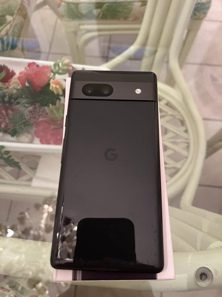 (Excellent) Google Pixel 7a 128GB Black Unlocked w/ case and high speed charger - Excellent Condition