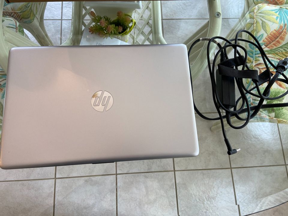 Refurbished (Excellent) HP Laptop 15-da0xxx i5 8th Gen, 16GB 256GB