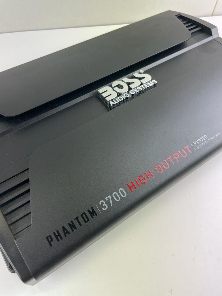 Refurbished (Excellent) BOSS AUDIO PV3700 Phantom 3700Watt Full Range