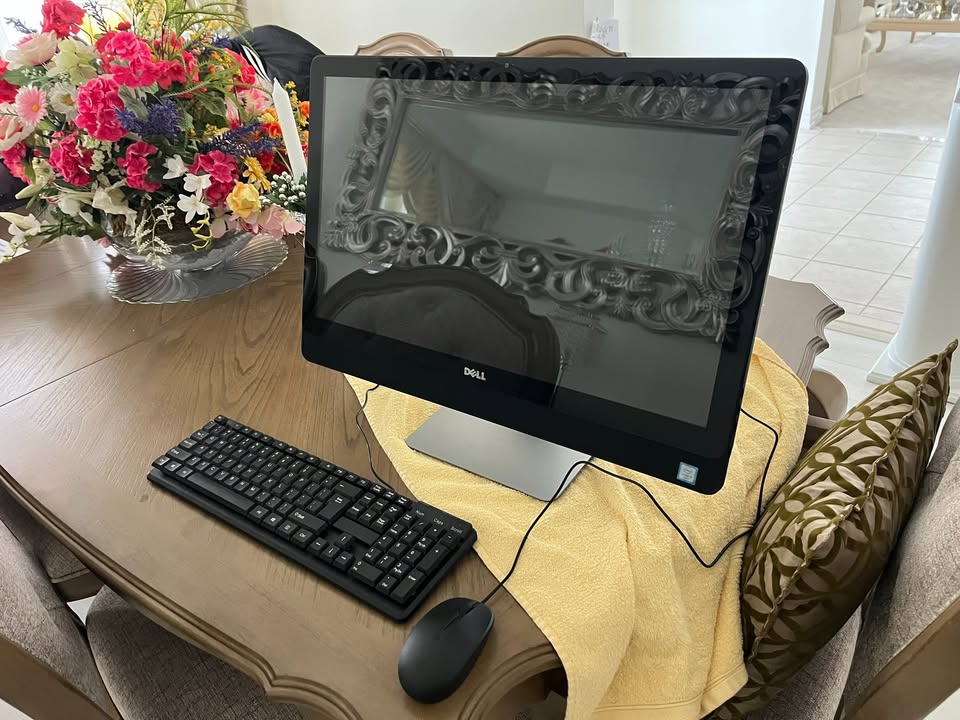 (Good) Dell Inspiron 24" 5459 AIO Touchscreen Desktop i5-6400T/12GB RAM/500GB SSD Win11 Office 2021