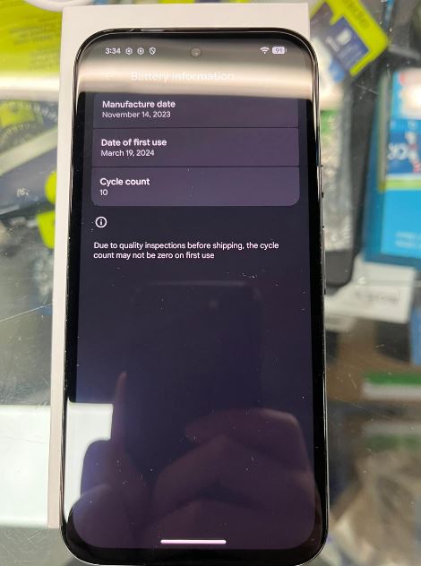 (Excellent) Google Pixel 8a | Unlocked | Only 10 Cycle Count •  with charging adaptor and usb C cable