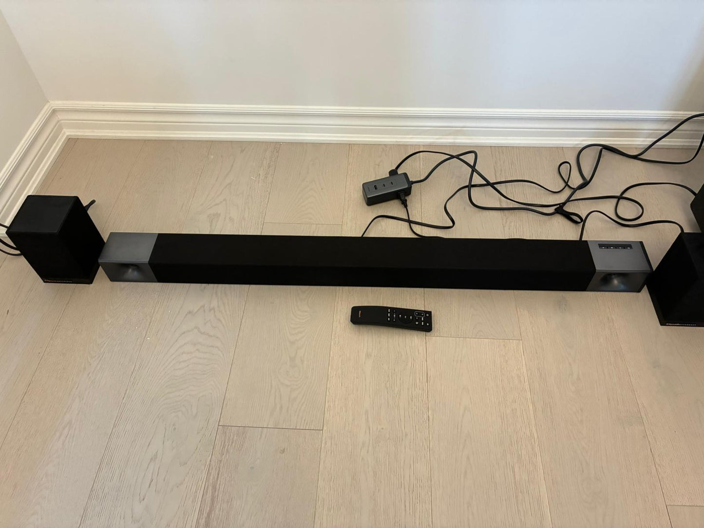 (Good) Klipsch Cinema 600 3.1 Sound Bar + 10" Wireless Subwoofer | Bluetooth • Powerful Bass