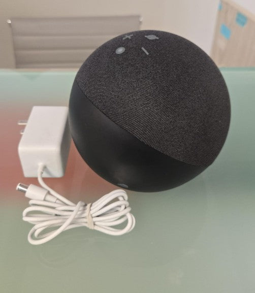 (Excellent) Amazon Echo 4th Generation Smart Home Hub - Black and White available