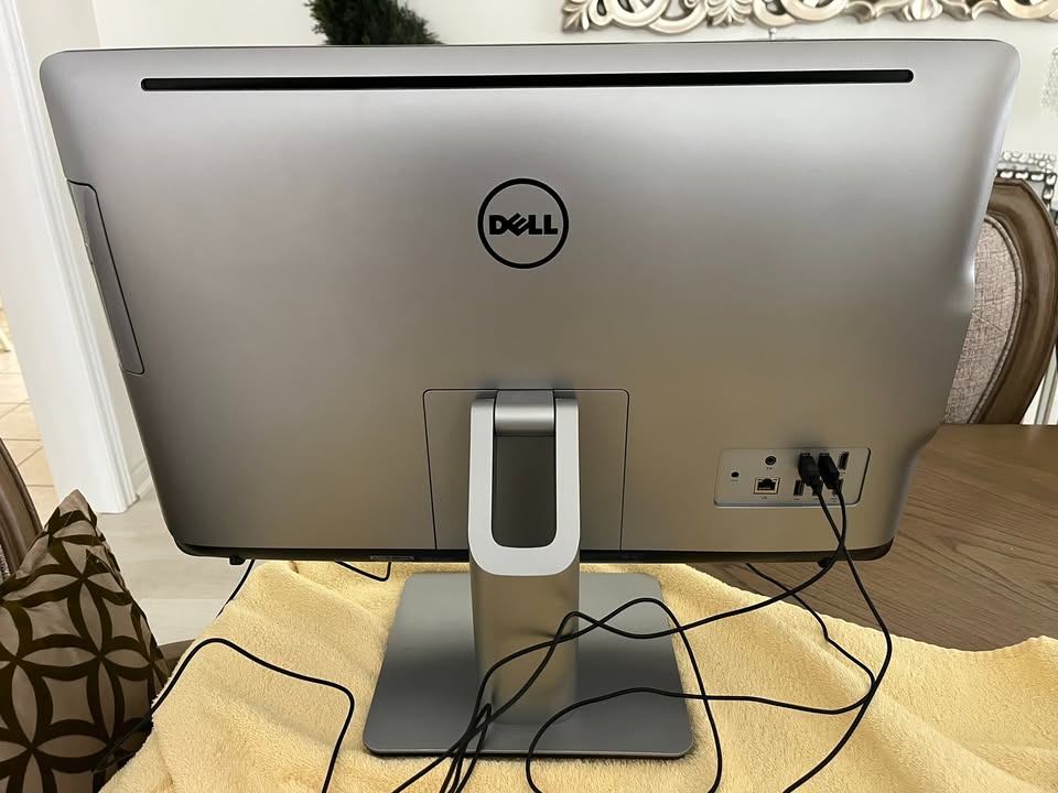 (Good) Dell Inspiron 24" 5459 AIO Touchscreen Desktop i5-6400T/12GB RAM/500GB SSD Win11 Office 2021
