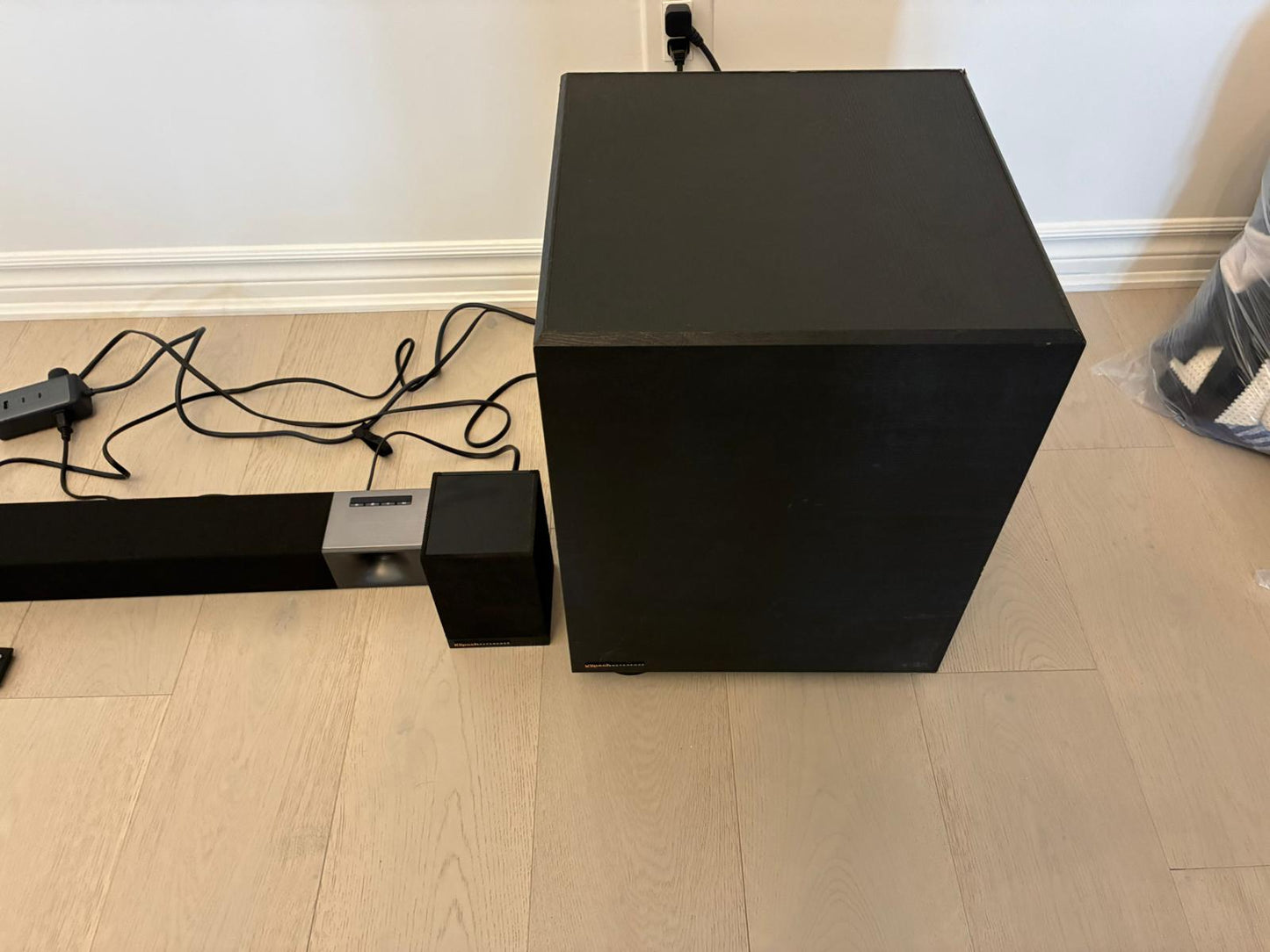 (Good) Klipsch Cinema 600 3.1 Sound Bar + 10" Wireless Subwoofer | Bluetooth • Powerful Bass