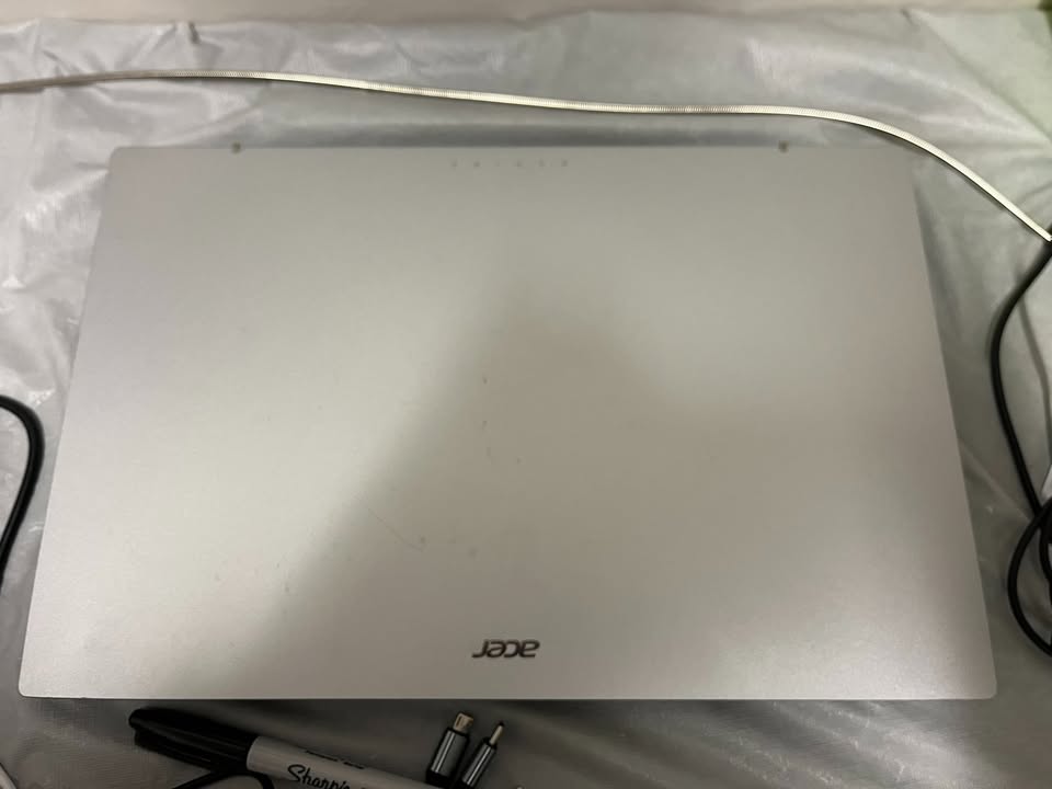 (Excellent) Acer Aspire A315-24P 15" 1080P AMD Ryzen 3 7320U / 256GB SSD / 8GB DDR5 RAM Laptop