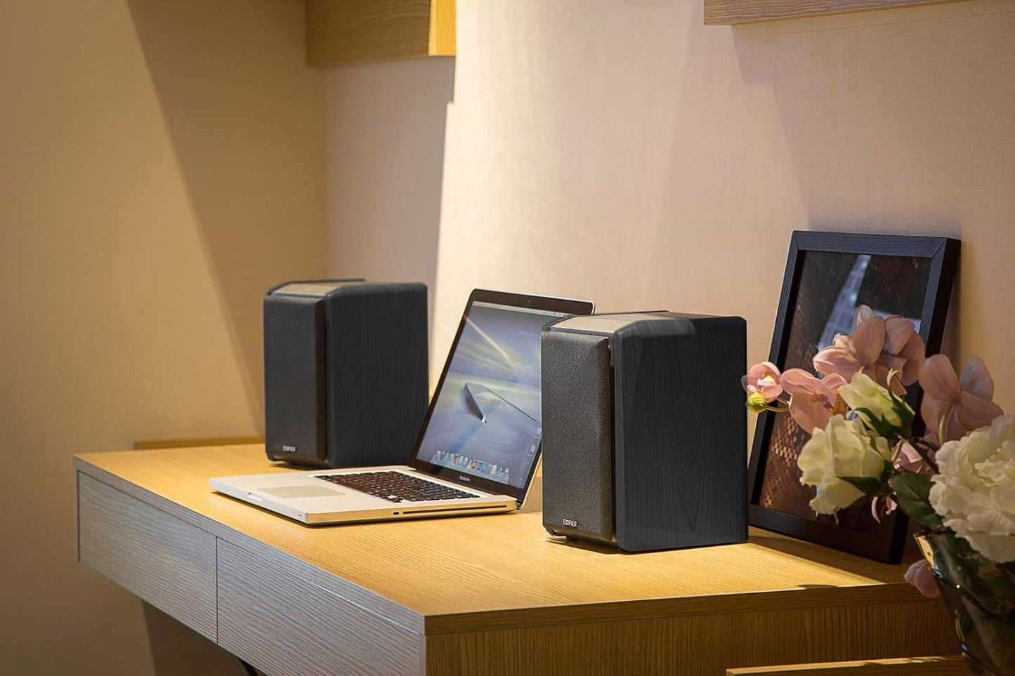 (New Open Box) Edifier R1010BT Powered Bluetooth Speakers – Clear Sound + Deep Bass