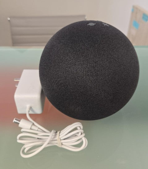 (Excellent) Amazon Echo 4th Generation Smart Home Hub - Black and White available