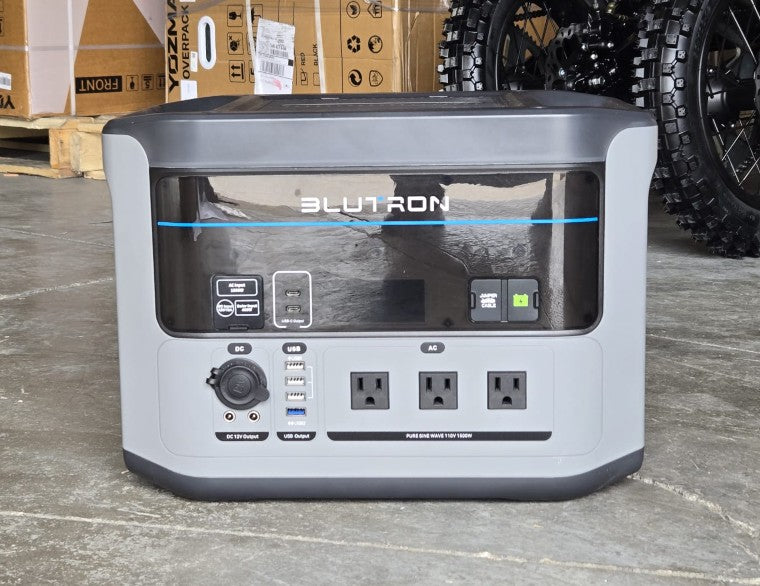 (Excellent) Blutron P1500 with 2 Solar Panels Bundle