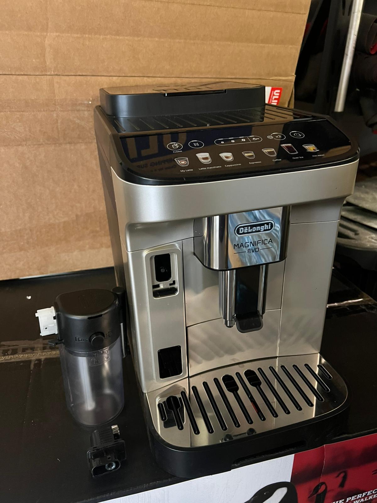 De'Longhi Magnifica Evo Automatic Espresso & Coffee Machine with Auto Milk Frother, Built-in Grinder & Auto-Clean Function - For Latte, Cappuccino, Americano, Iced Coffee, ECAM29084SB