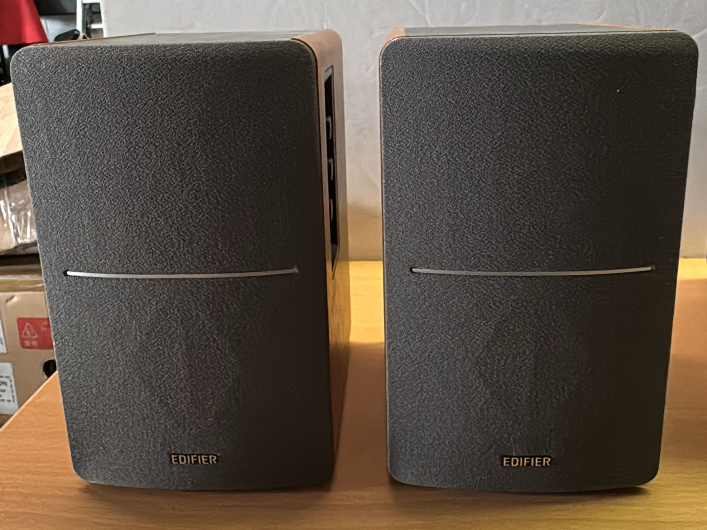 (Excellent) Edifier R1280T Powered Bookshelf Speakers - 2.0 Stereo Active Near Field Monitors