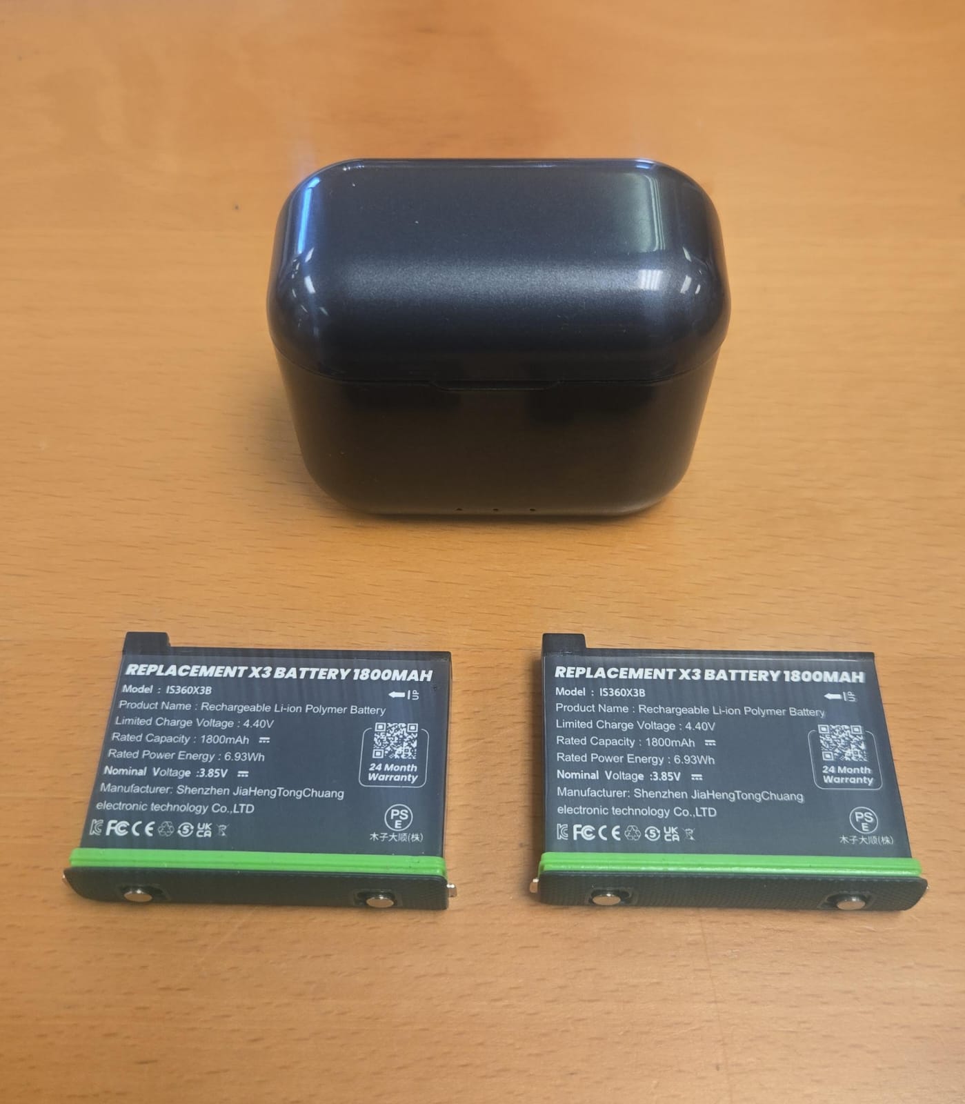 (Excellent) 2 Packs 360 X3 Batteries with Charger Hub for Insta 360 ONE X3 Battery 1800mAh