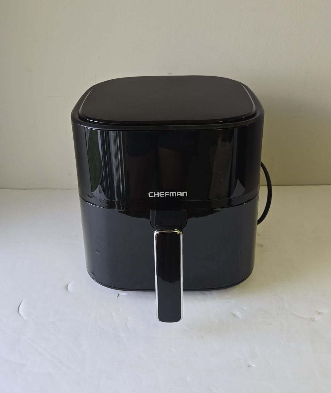 (Brand New) Chefman Air Fryer – 6 QT Compact Airfryer, Features Hi-Fry Technology for Extra Crisp,  - Black