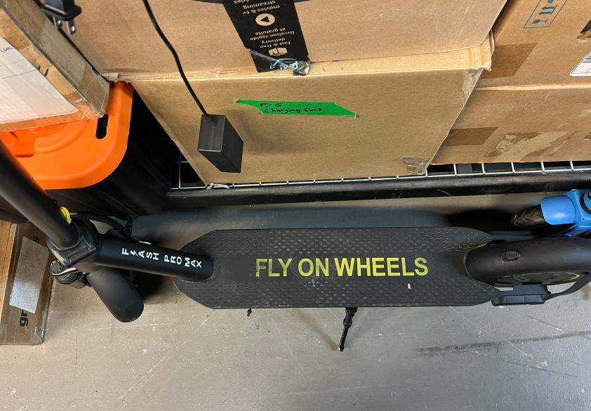 (Excellent) Gyrocopters Flash Pro Max Portable Electric Scooter for Adults Speed 30km/h Long Range up to 40 Kms with 500W Powerful Brushless Motor, Solid 10” Tires, Suspension | App-Enabled E Scooter