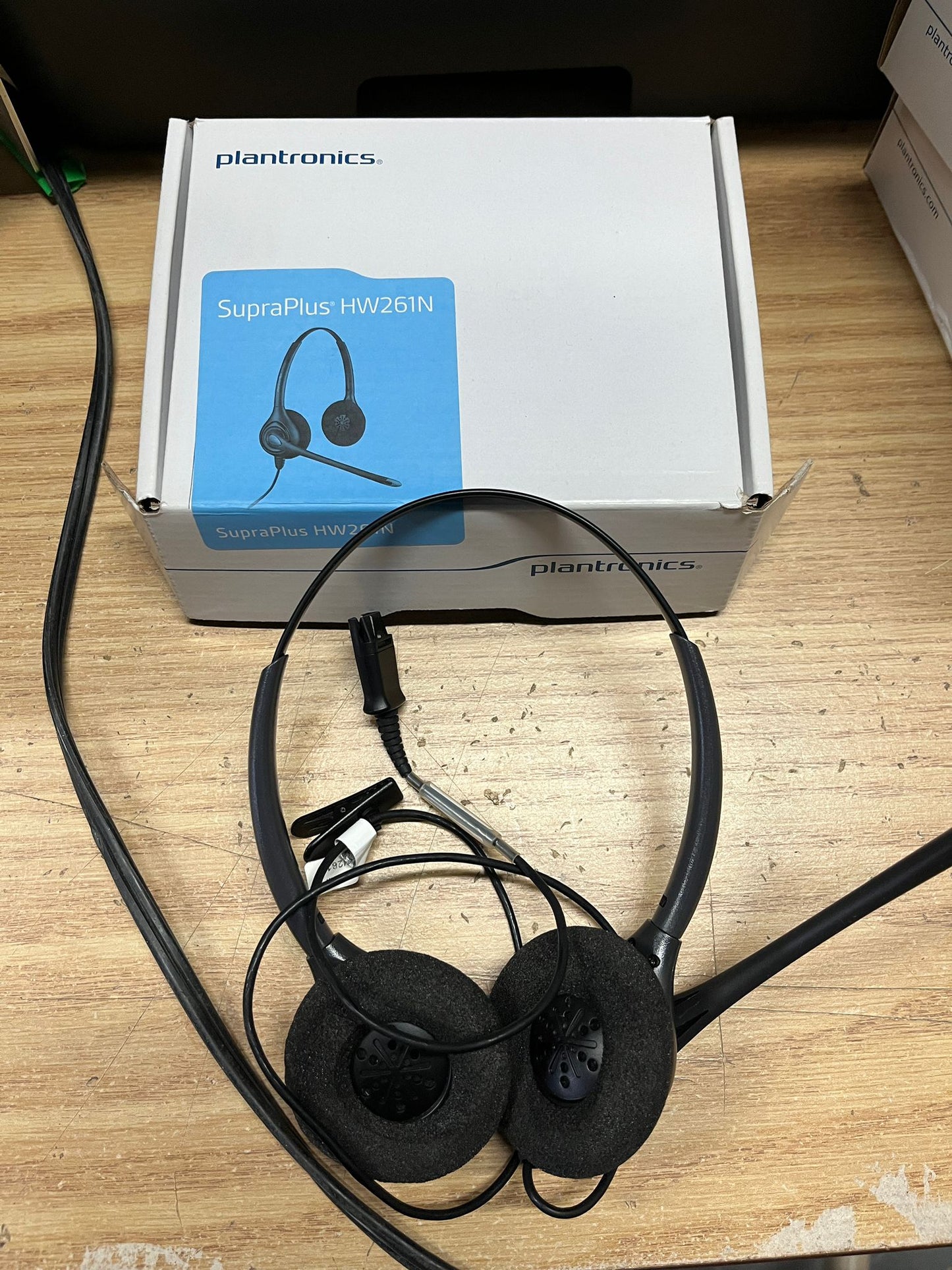 Used (Excellent) Plantronics HW261n Wired Office Headset Bundle with Headset Advisor Wipe